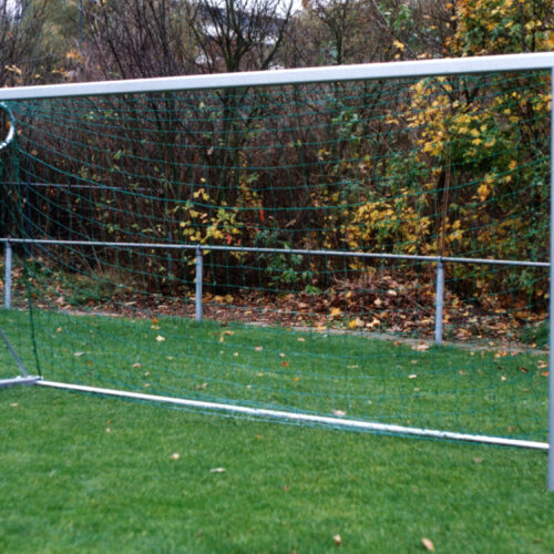 Geknoopte voetbaldoel-netten van PE zijn sterker dan knooploze netten PP